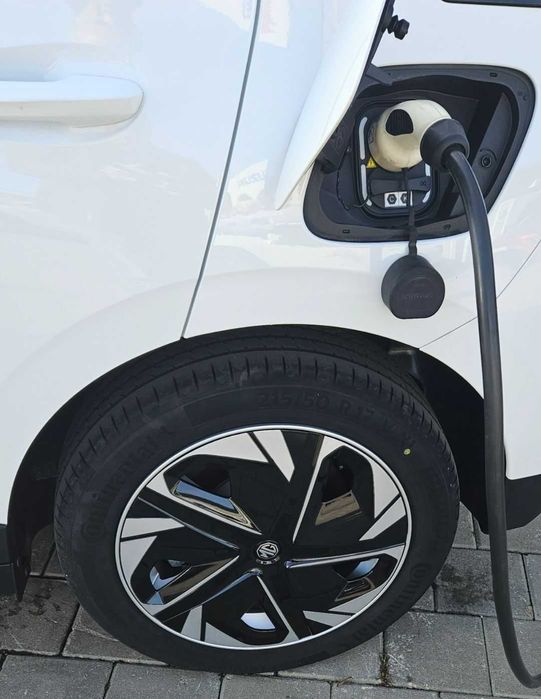 Anvelope Vara Continental Premiumcontact C 215/50R17 95V noi