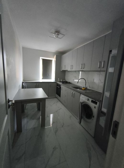 Vând apartament Ipotesti