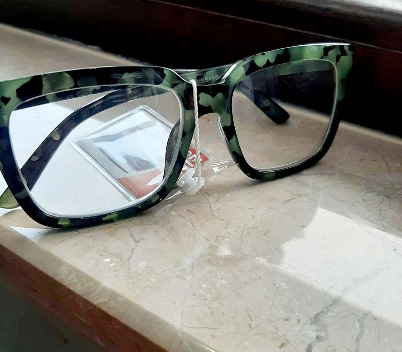 Очила за четене в зелено унисекс модел +1 диоптър