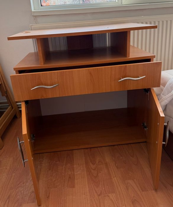 Vând mobila de dormitor și mobila de bucătărie complet utilata