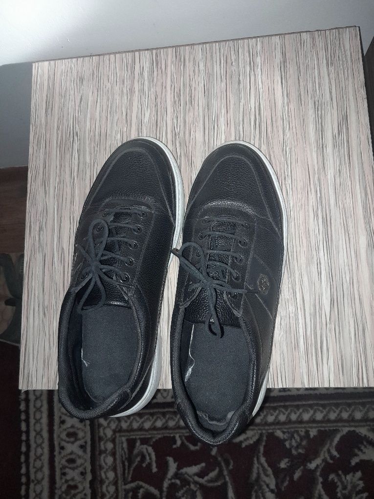 Zegna brendiga tegishli Ayoq kiyimi