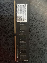 Оперативная память RAM 4GB DDR4 2400Mhz.