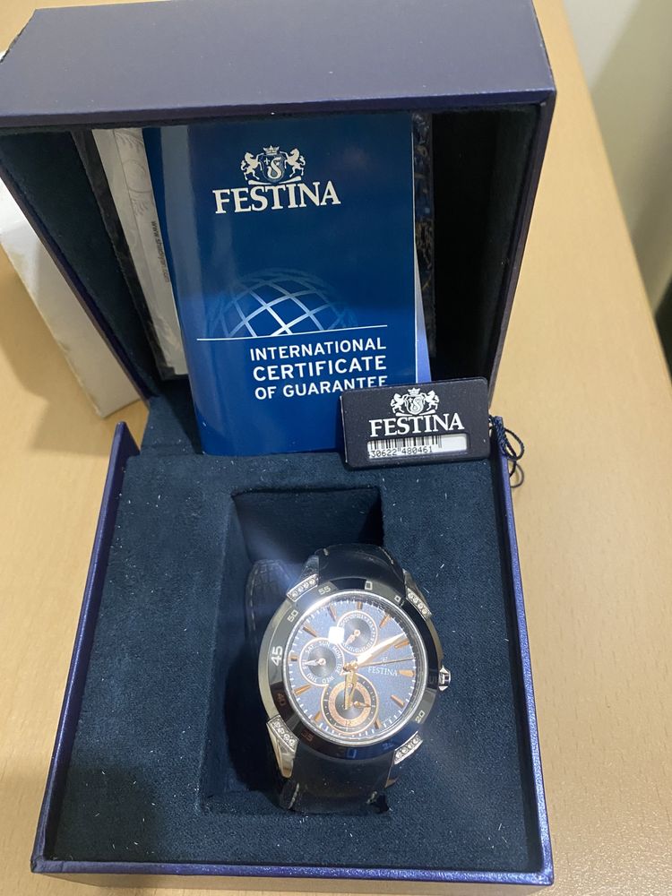 Часовник Festina