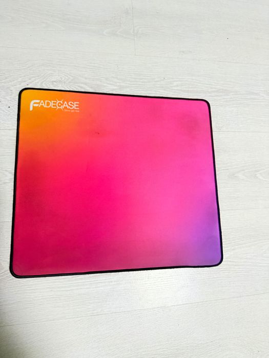 Vând 3 Mouse uri Gaming + MousePad