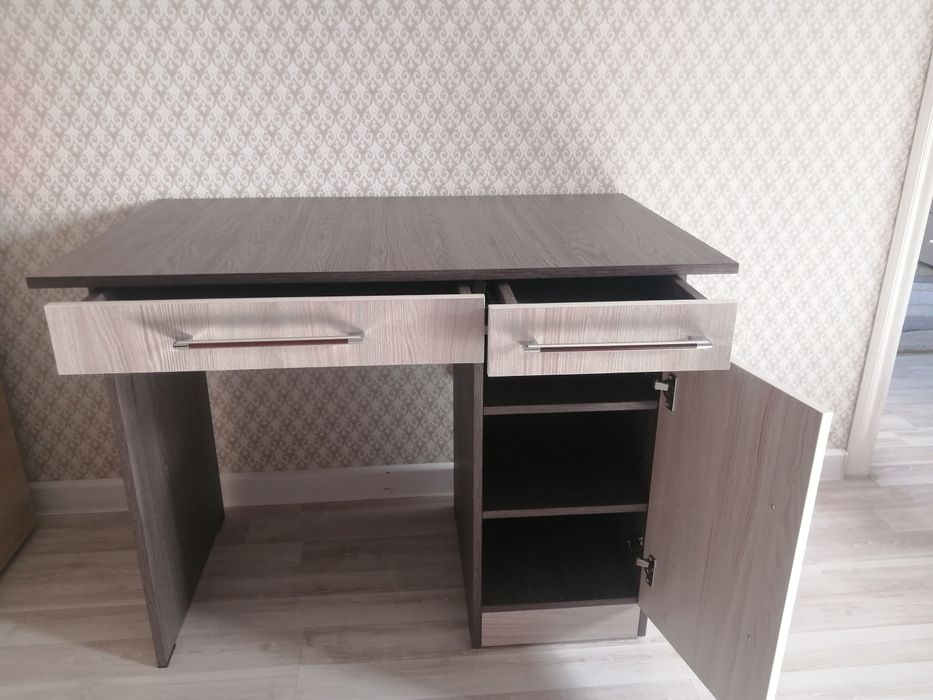 Стол письменный, ученический