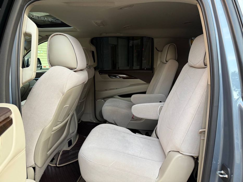 Cadillac Escalade Long