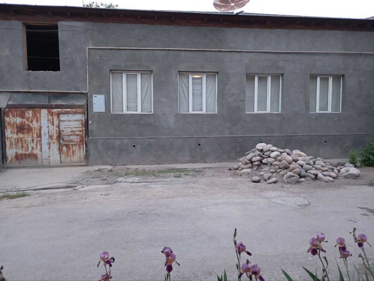 V1374 ПРОДАЕТСЯ_ДОМ на Назарбек Харакат махалла 4 соток Фасад: 13х30