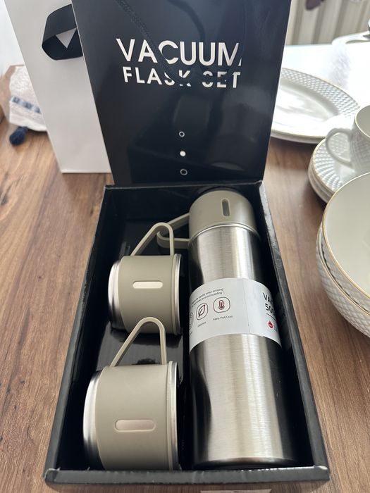 Продам новый термос