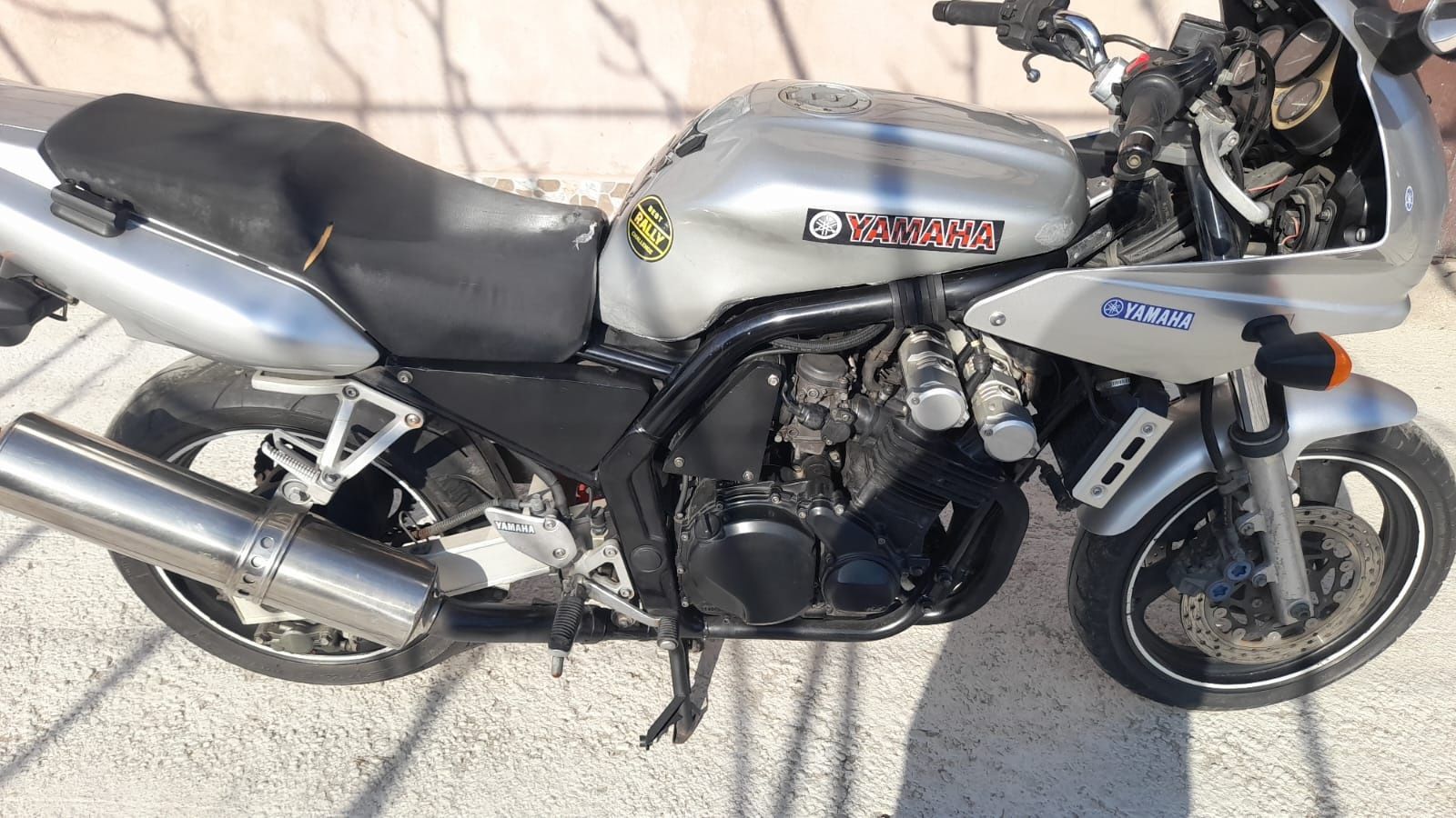 Vand Yamaha FZS 600  sau schimb cu ATV de la 300 cm in sus,4*4si Honda