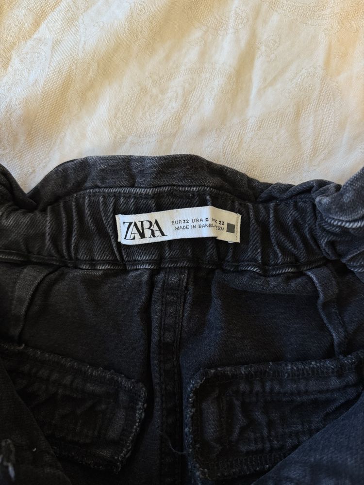 Черни дънкови бермуди ZARA