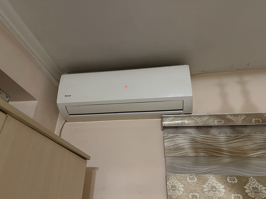 Продам gree bora 12