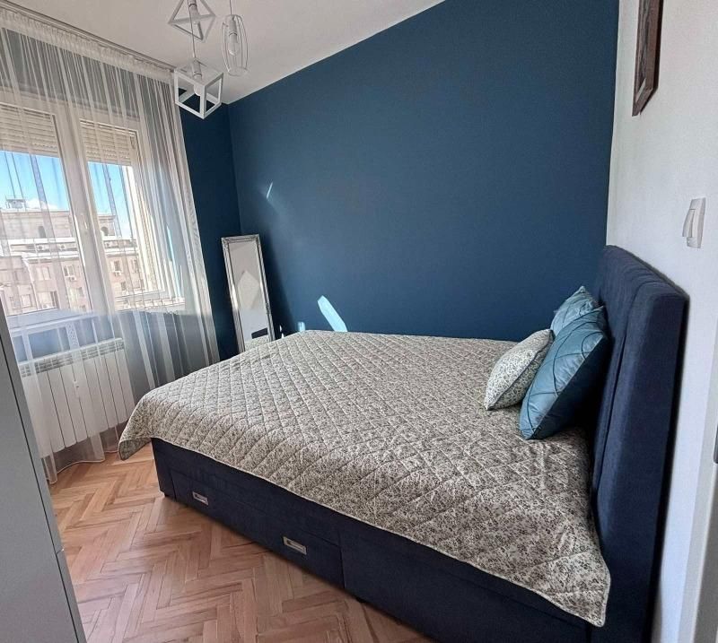 Дава се под наем Тристаен апартамент в София, Център - 90 кв.м за 1600 € - Снимка #4
