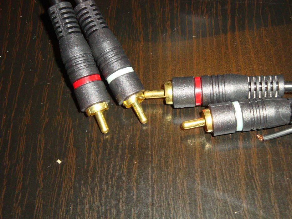 cablu audio 2x RCA la 2x RCA + remote lungime 5m mufe aurite