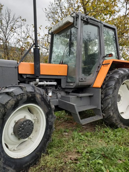 Tractor Renault 133.14