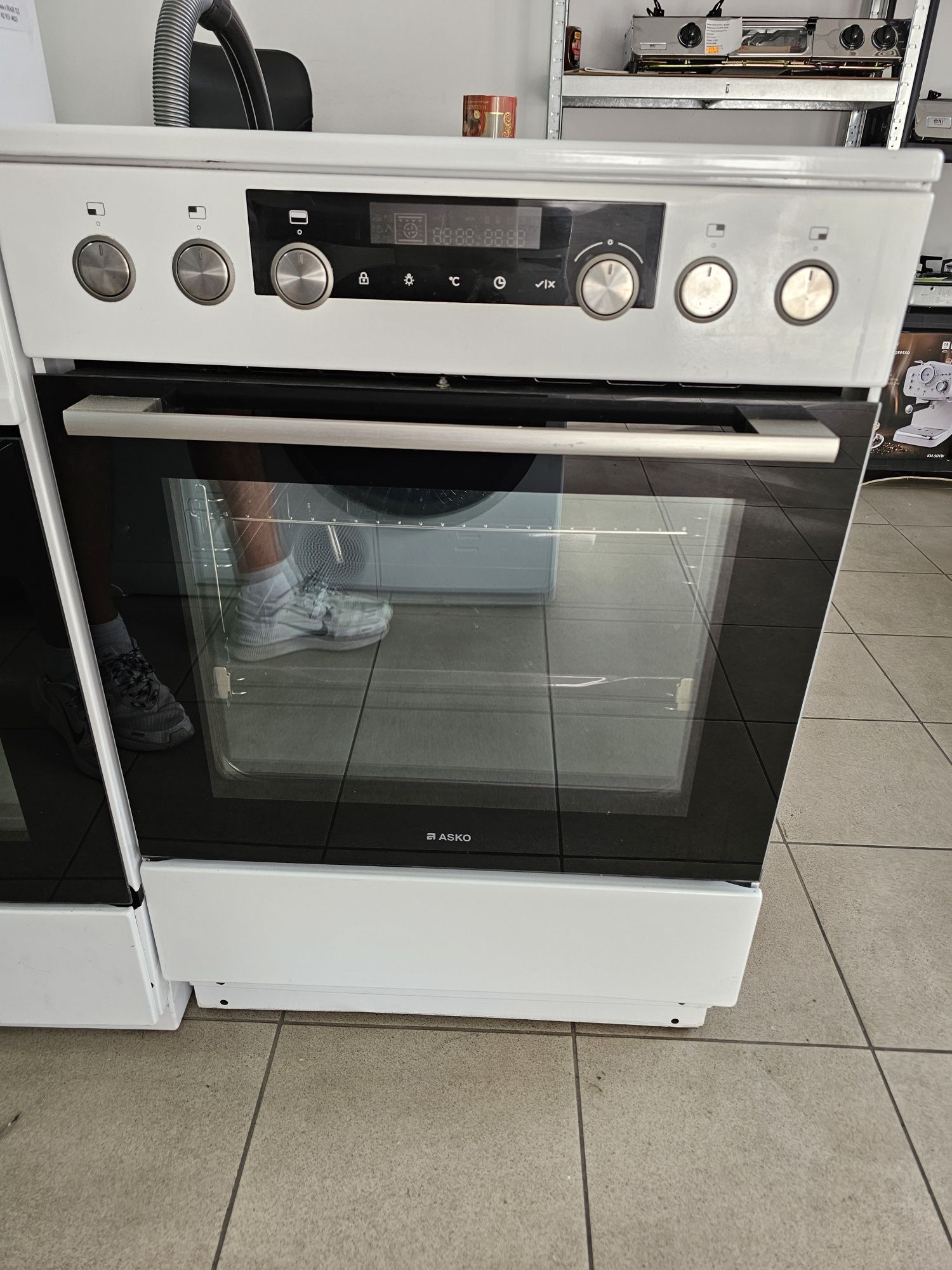 Печка с керамичени котлони ASKO CC96364W71l