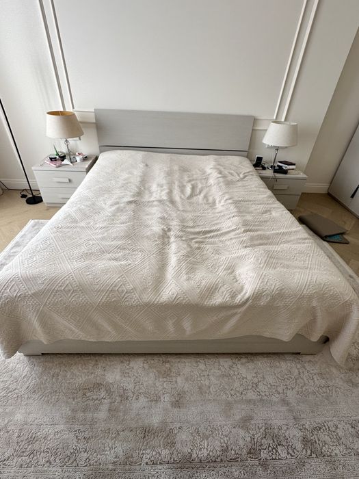 Двуспальная кровать 160 на 200, без матраса