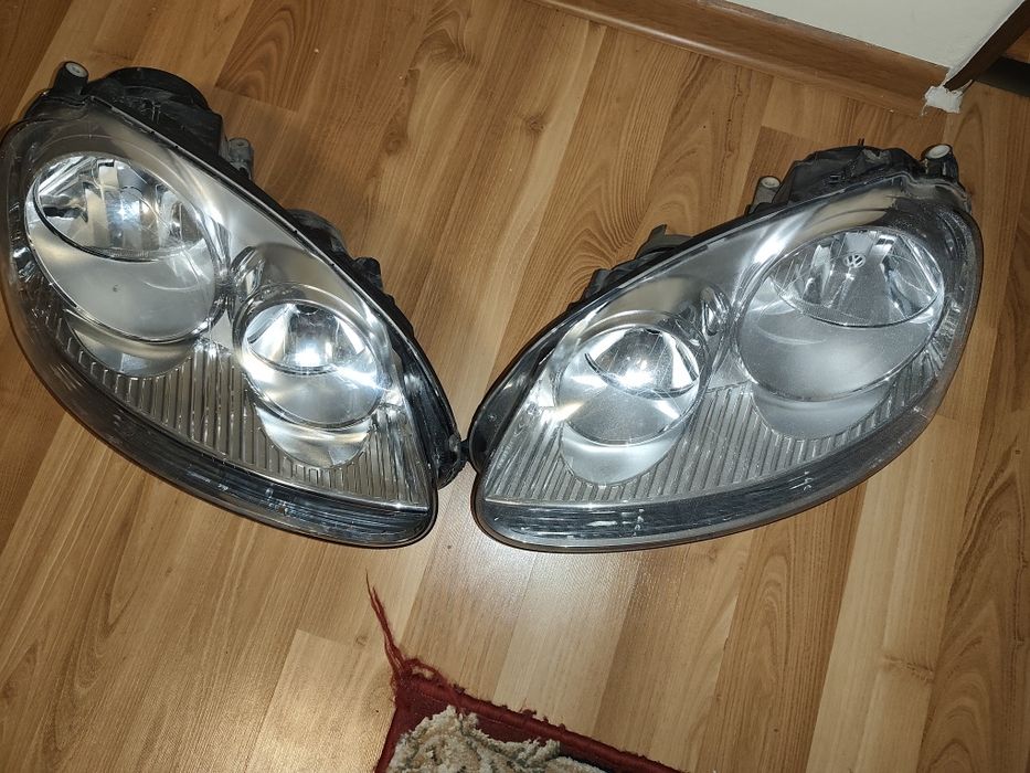 Vând far / faruri golf 5