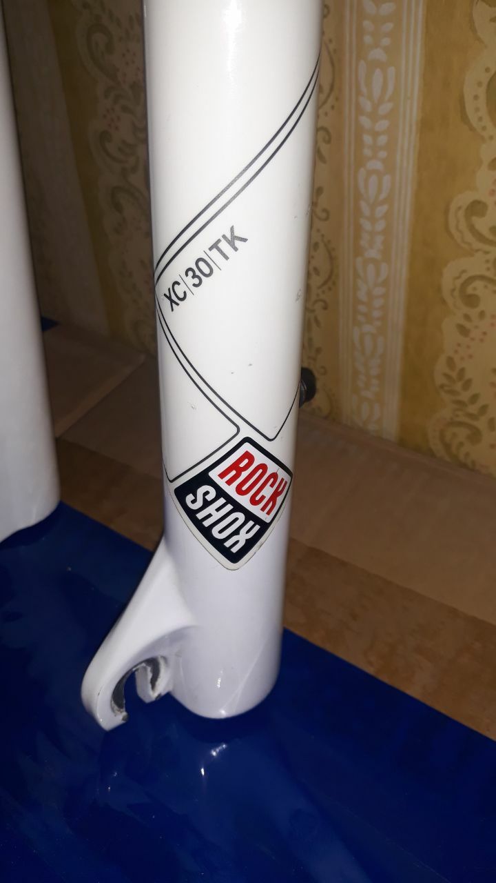 Продам или обменяю оригинал вилку Rock Shox (26) XC 30 Turn key