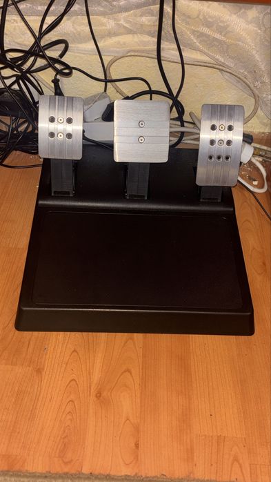 НОВО Thrustmaster T300RS GT