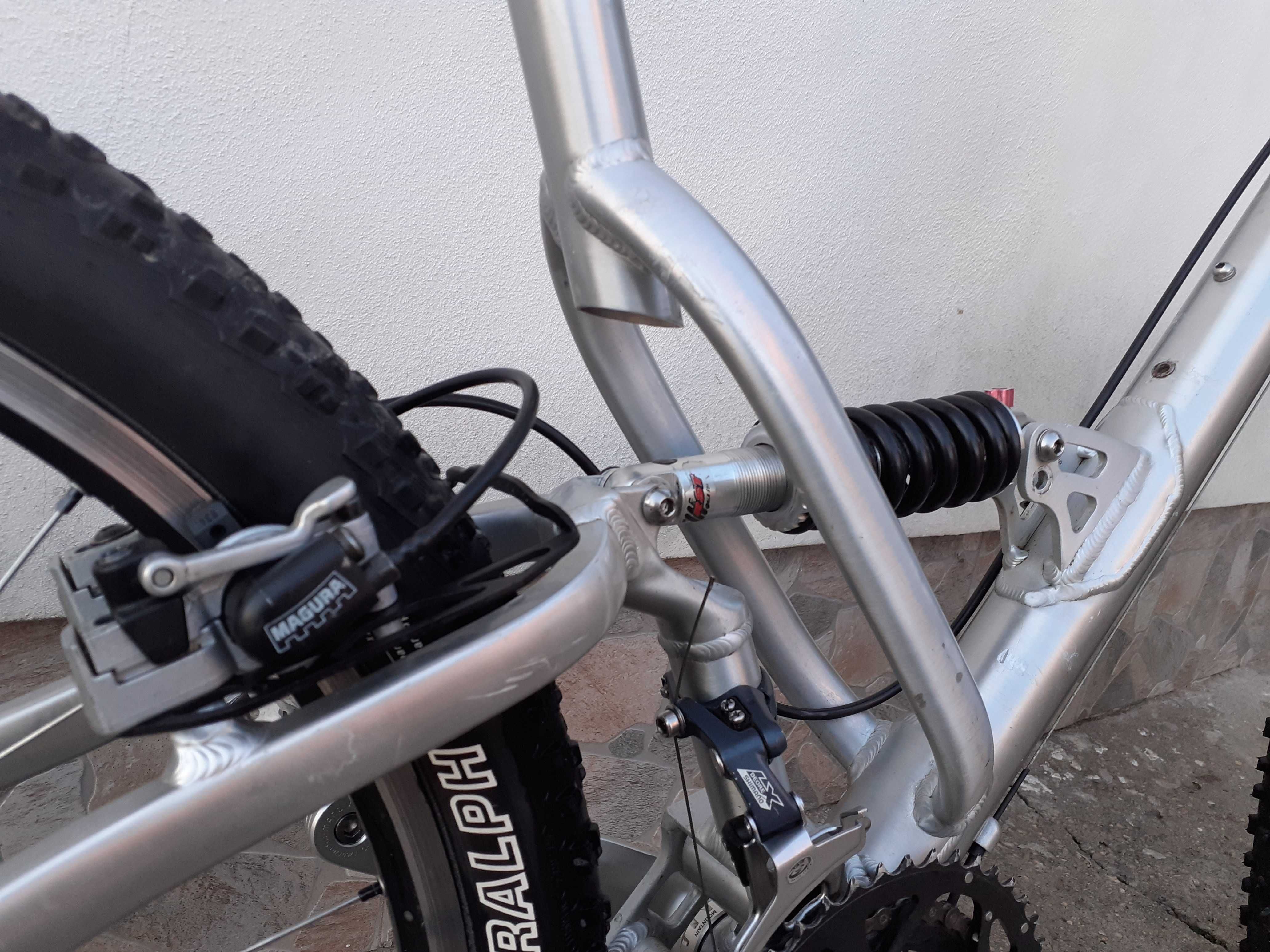 Bicicleta Mtb full suspension 26"