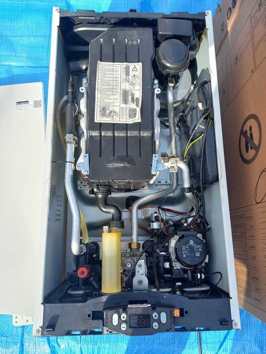 ARISTON centrala in condensare/pentru piese de schimb