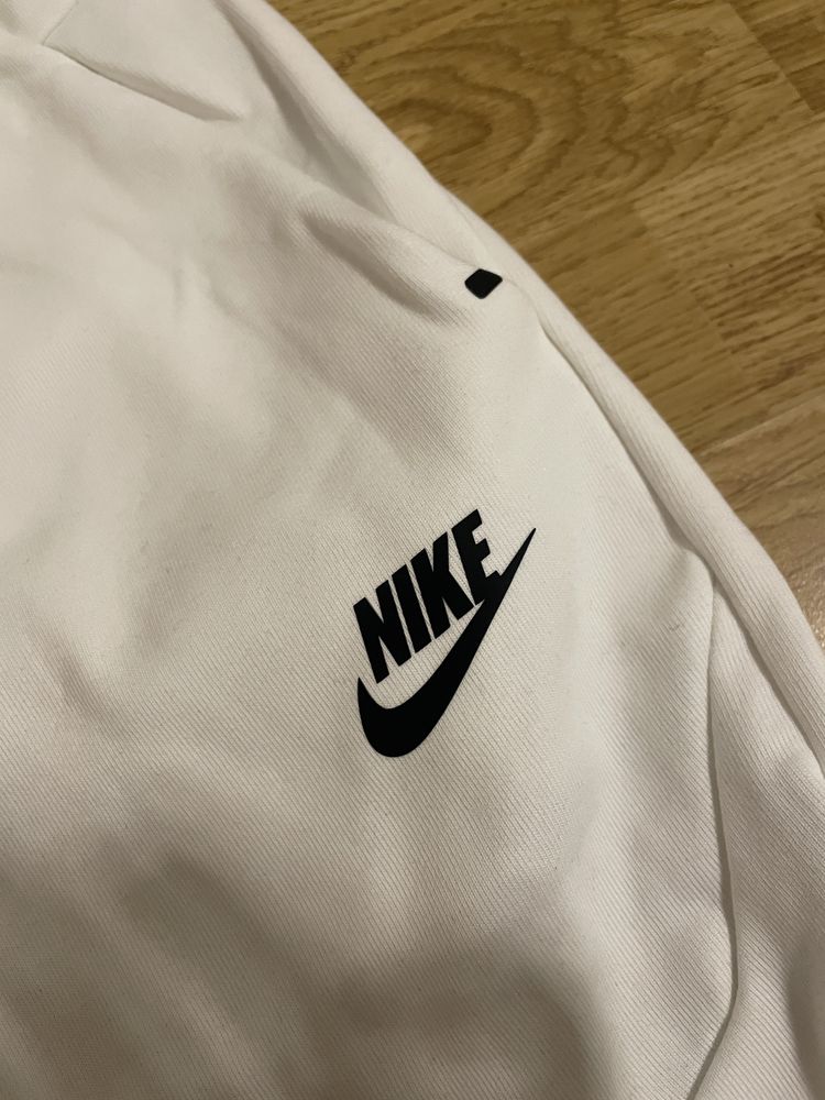 Trening Nike Tech White