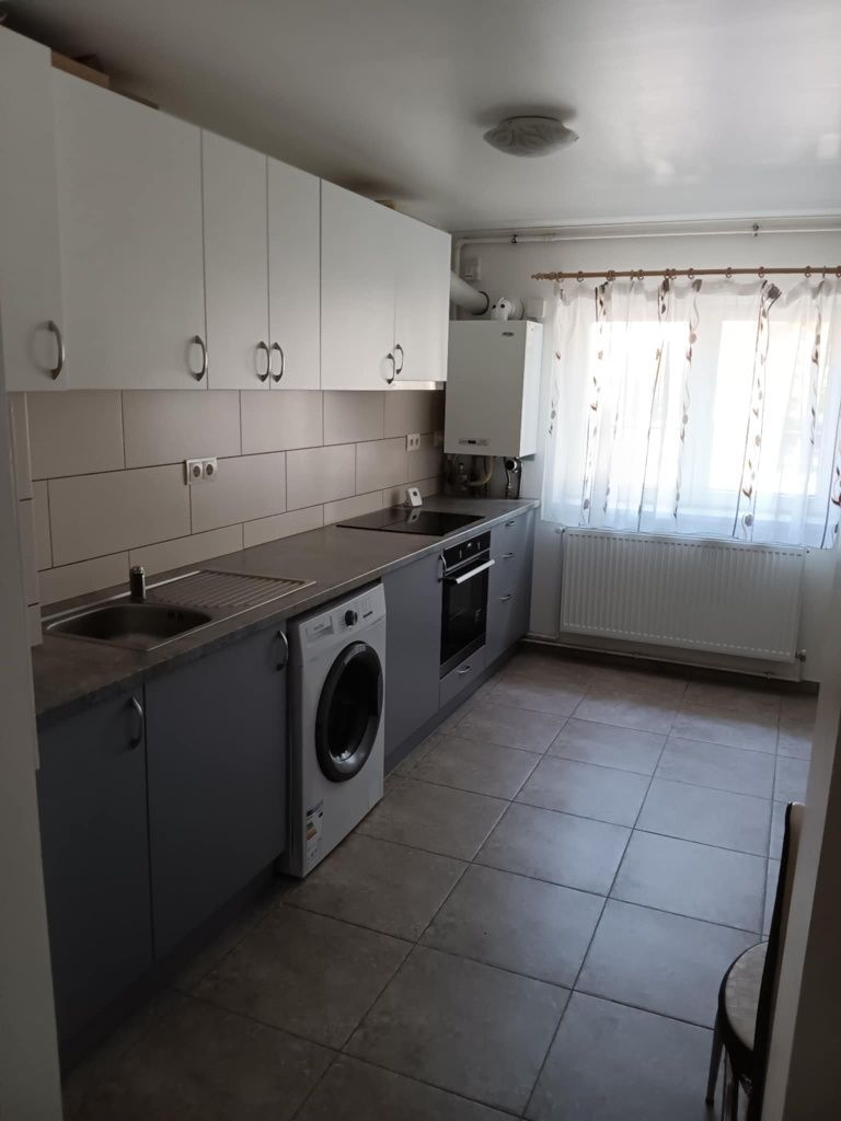 Închiriez apartament cu două camere, Micro 17, Satu Mare