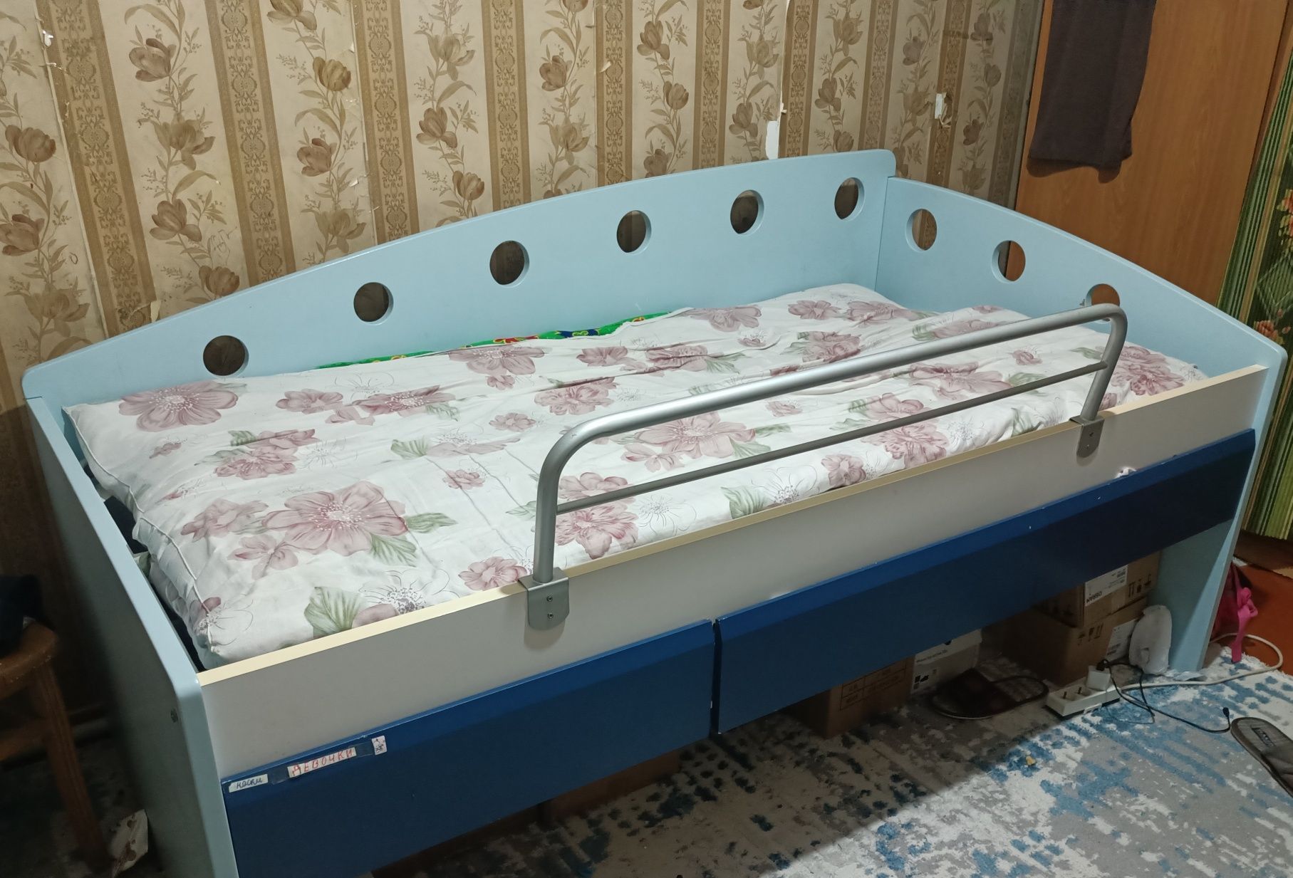 Продаю кровать подростковый
