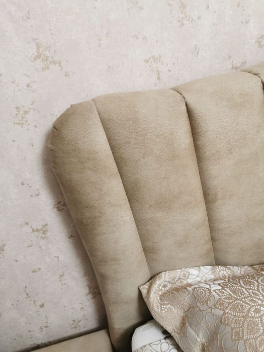 Pat tapițat +saltea+ noptiere