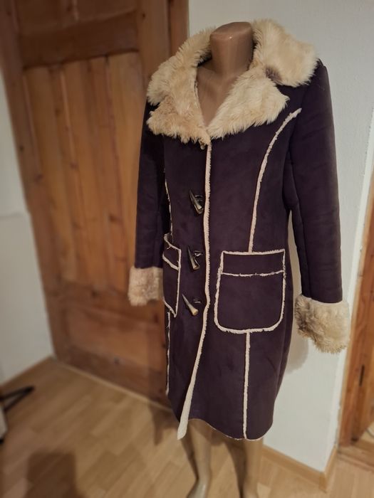 Vând cojoc maro cu blana