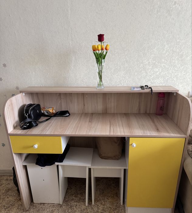 Продам срочно! В подарок стол ресепшен! Астана! Мебель