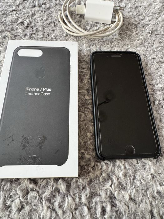Iphone 7 Plus - 100% батерия + 2 оригинални кейса