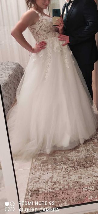 Булчинска рокля, цвят айвъри, размер Л,подходяща е и за бременни