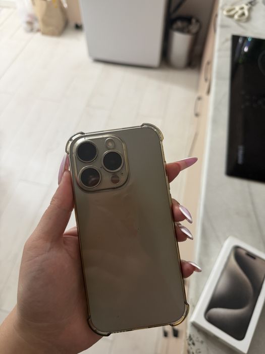 iPhone 15 Pro 256 ГБ • Отличное состояние • Батарея 87%