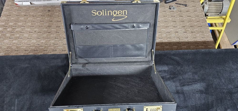 Vand geanta / diplomat / valiza