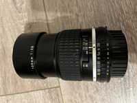 Nikon 135 mm f2.8 e.      f2 pe digital