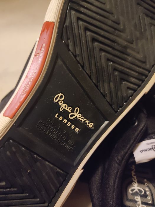 Teniși pepe Jeans un model frumos și deosebit