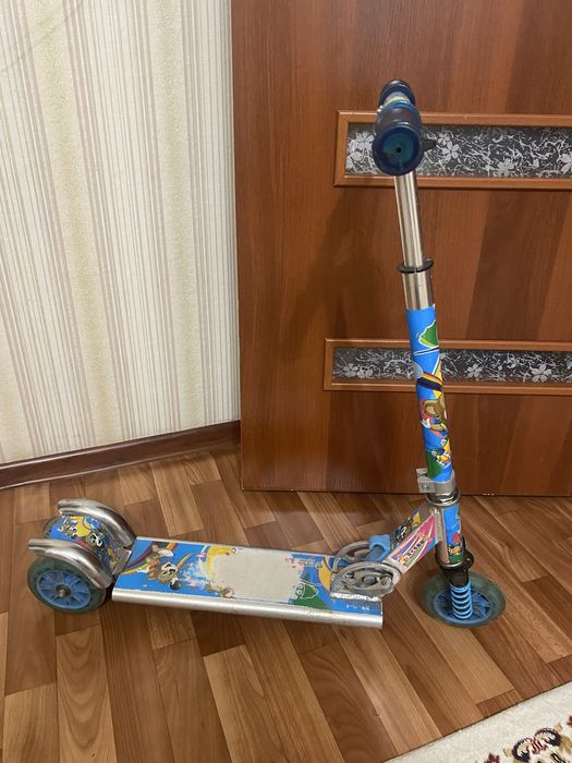 Продам самокат в хорошем состояние.