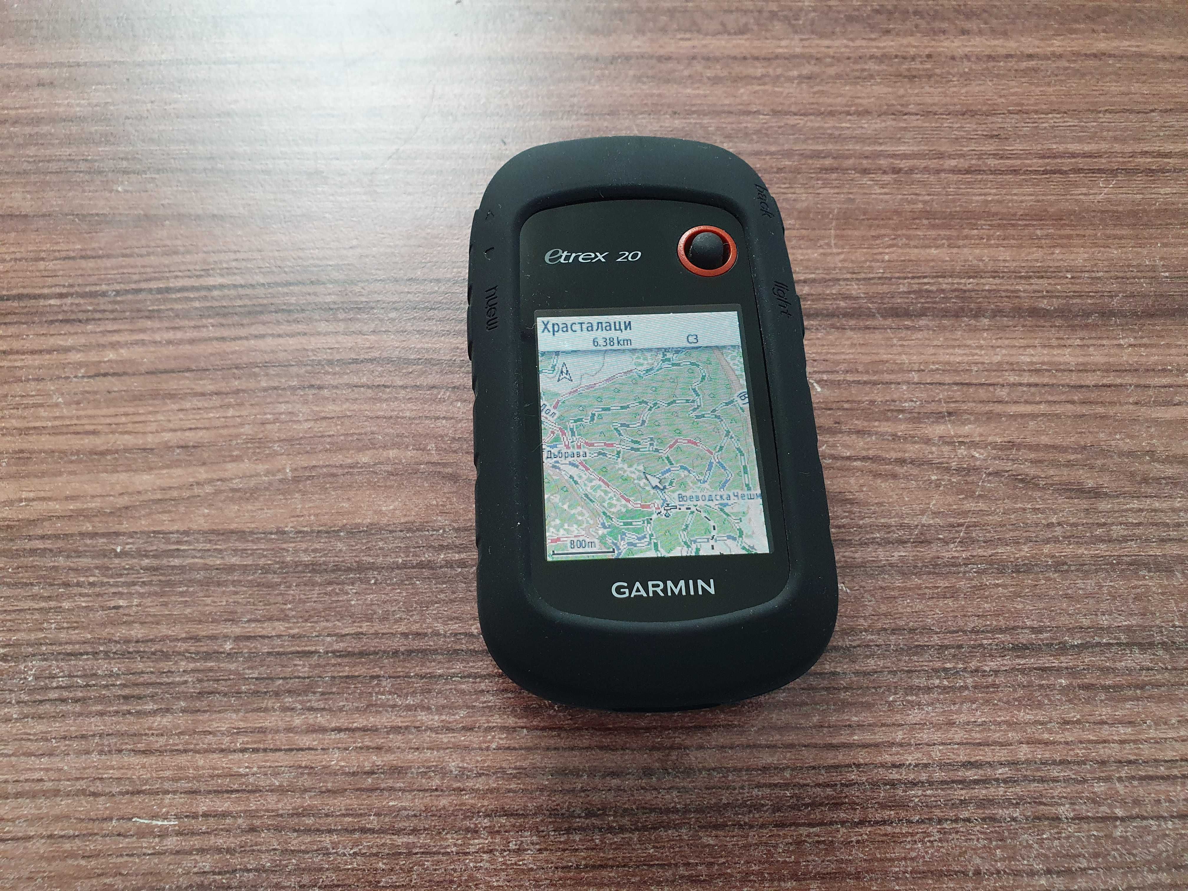 Продавам туристическа / оффроуд навигация GARMIN ETREX 20