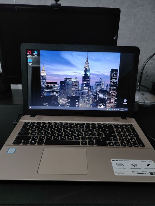 Продам ноутбук ASUS X541U