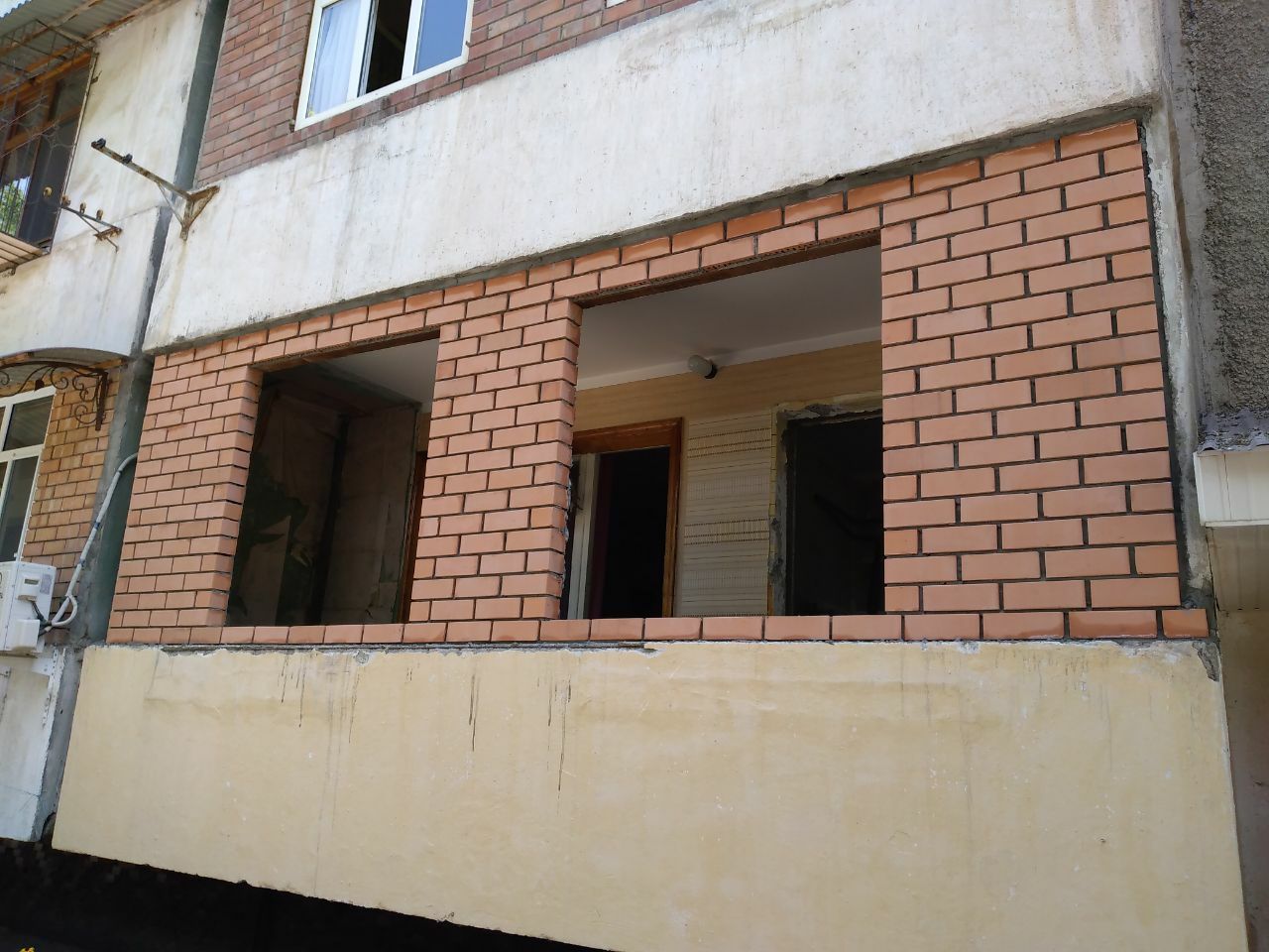 Кладка кирпичом балконов и ремонт под ключ в Ташкенте
