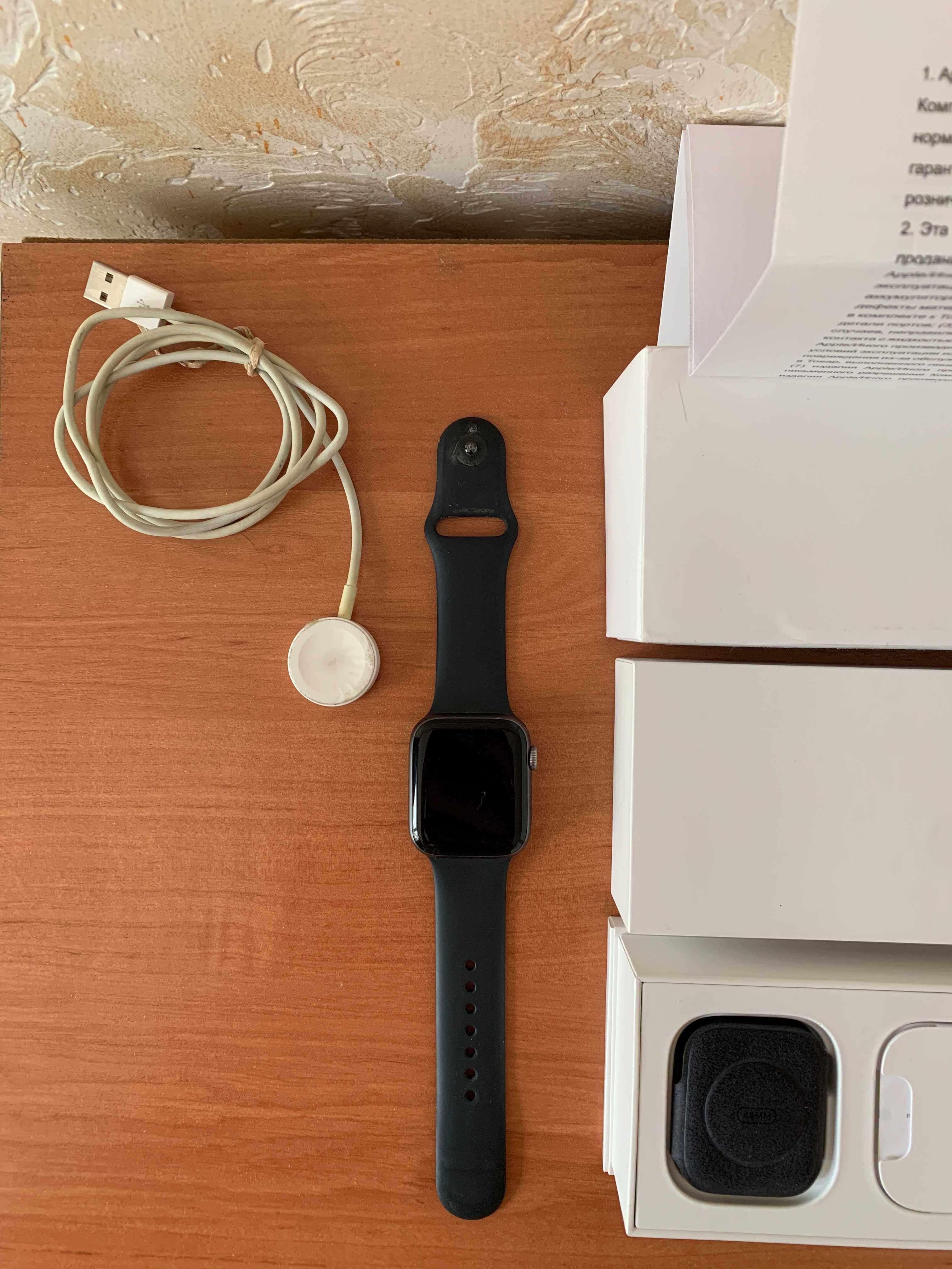 Apple Watch series 4 44 мм