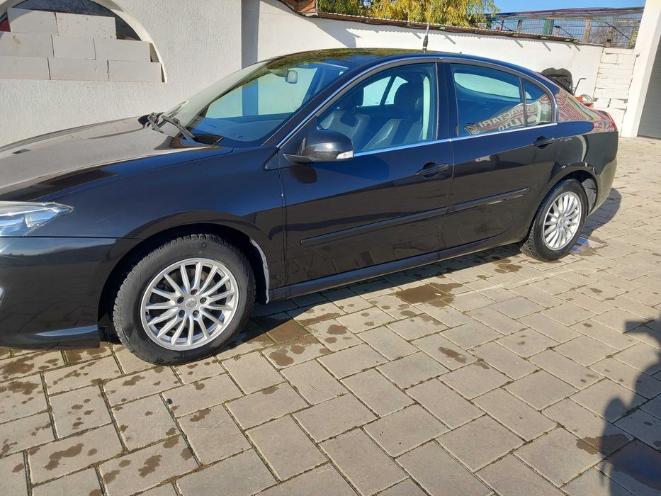 Vand renault laguna an fab. 2012, 2.0cdi 150cv, 250000 km. 4800 Euro.