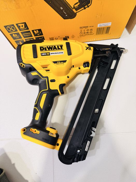 Dewalt DCN650N pistol impuscat cuie cu acumulator