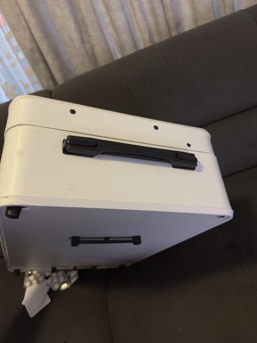 Poga Lux White – Geantă portabilă cu monitor pentru PS/Xbox