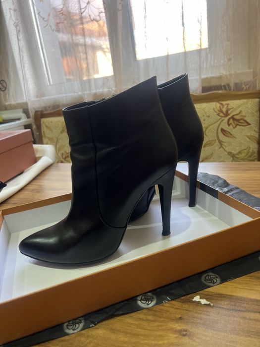 Продам женскую обувь