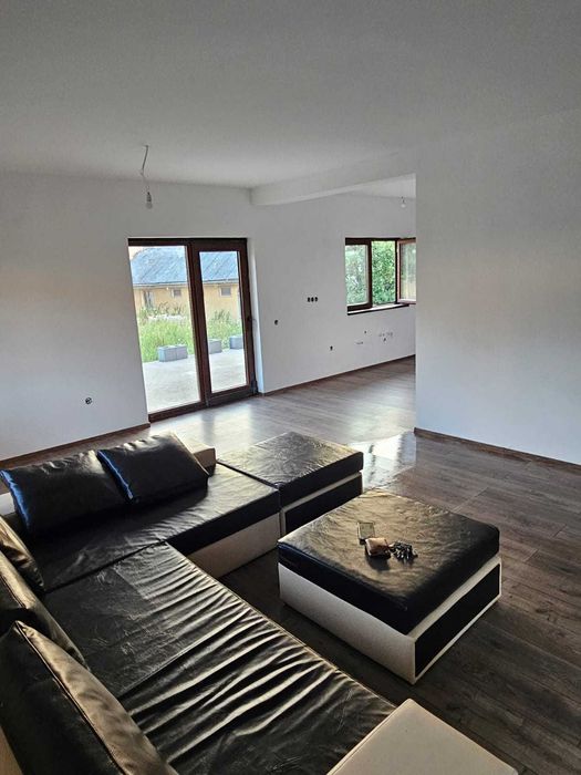 Casa noua de vanzare + 20 ari de teren