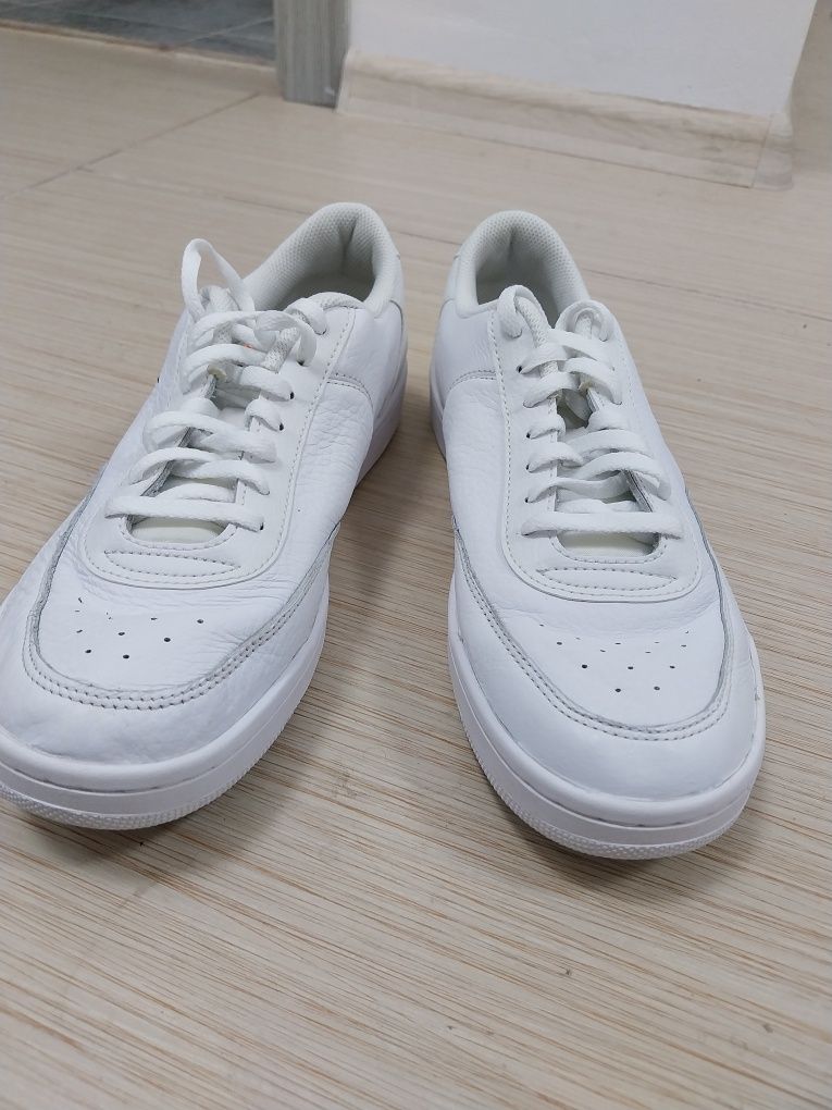 Adidași nike ,stare impecabilă