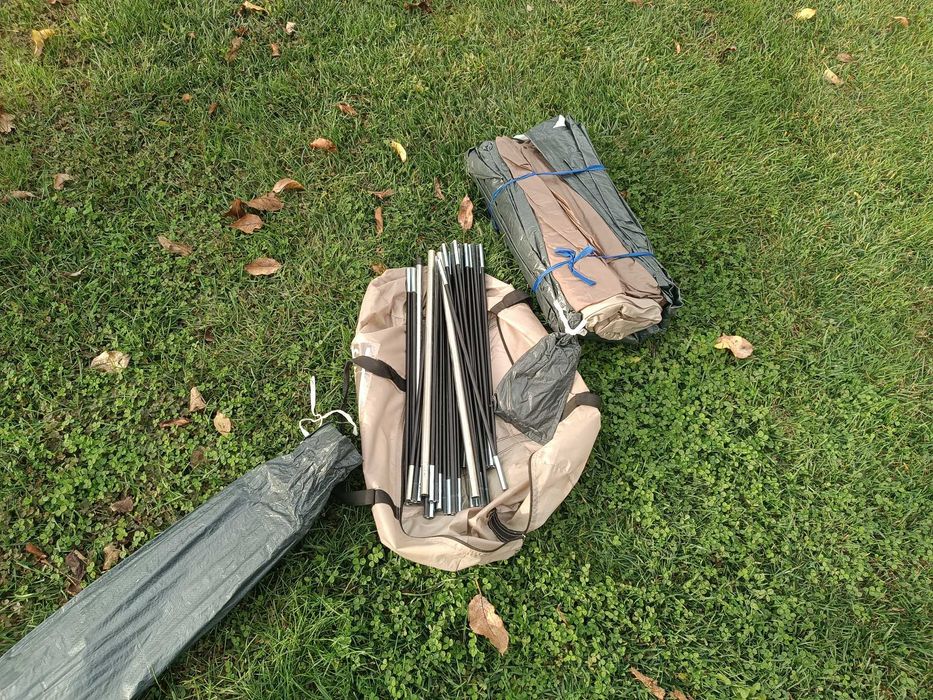 Къмпинг палатка  
Jesolo 4" с 3 помещения Размери 440х220х175 см.