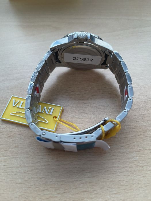 Чисто нов мъжки часовник Invicta Pro Diver 47353